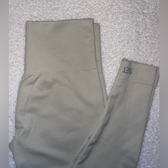 SET ACTIVE LEGGINGS - Picture 4 of 6